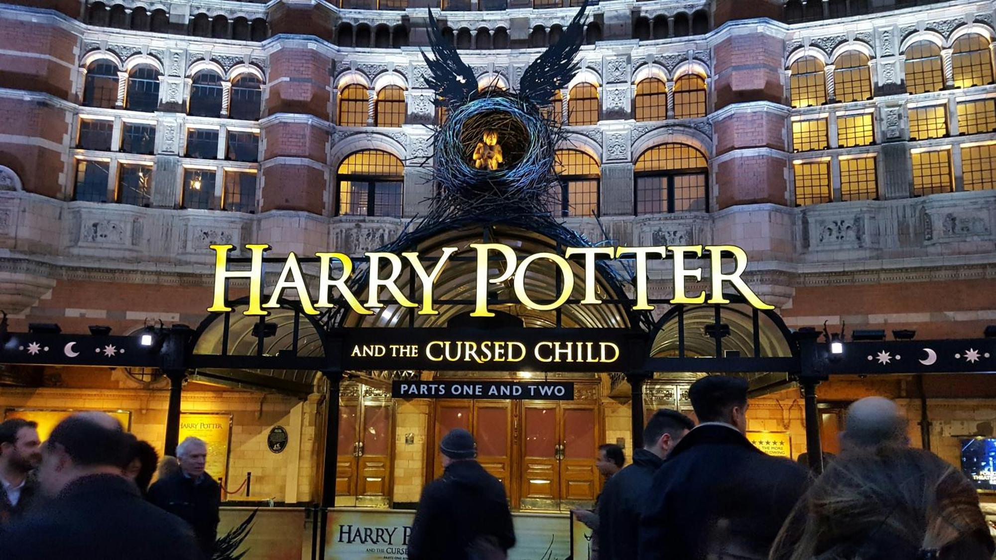 Cool Covent Garden Theatre Design Hub For Families Friends Couples Appartamento